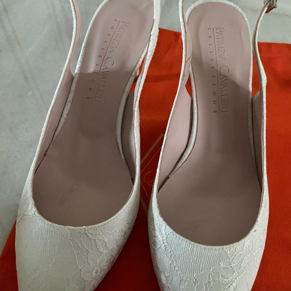 Women's White Lace Slingback Heels (new, never worn) - Picture 5 of 6